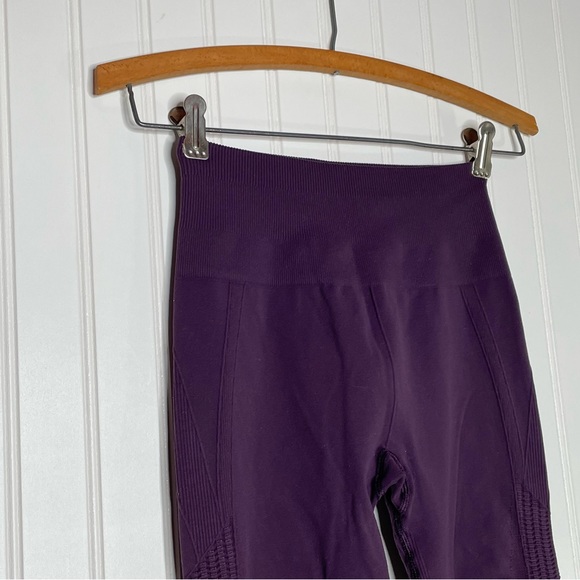 Lululemon Deep Zinfandel Flow & Go Crop Leggings - Picture 4 of 8